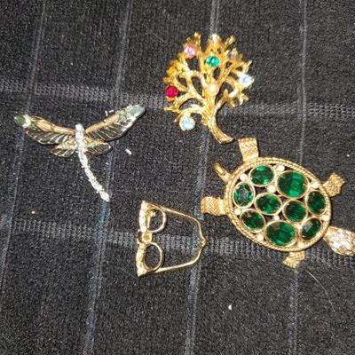Brooch Lot#4