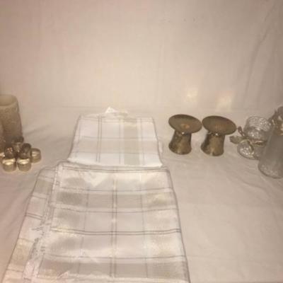 Lot 58 Table decor