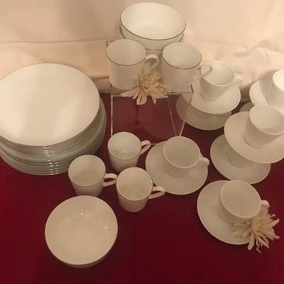 Lot 76 Porcelain dinner set by Corning Centura