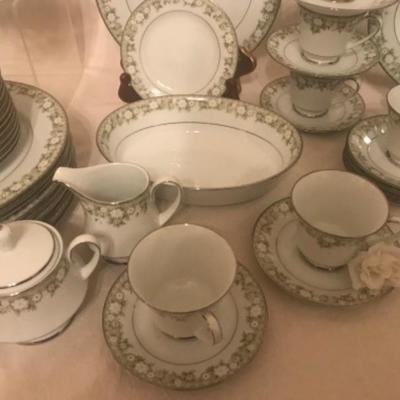 Lot 85 Fine China Noritake