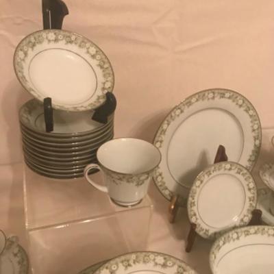 Lot 85 Fine China Noritake