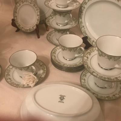 Lot 85 Fine China Noritake