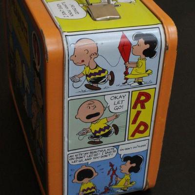 LOT #62: Authentic Vintage PEANUTSâ„¢ Metal Lunch Box w/ Thermos