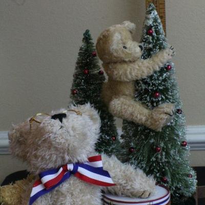 LOT #82: Bear Sled Christmas Home Deco w/ Teddy Roosevelt Patriotic Theme