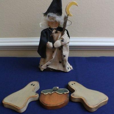 LOT #141: Assortment of Halloween Small Home Deco (Witch w/ Ghosts and Pumpkin)