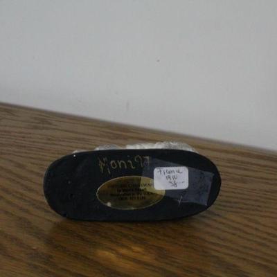 LOT #292: MONIâ„¢ 1997 Crouching Easter Bunny Holiday Home Deco 
