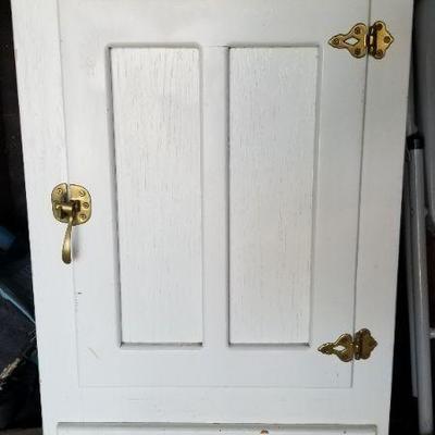 Ice box replica 