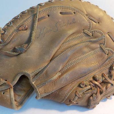 Franklin 1st basemans glove Pro model.