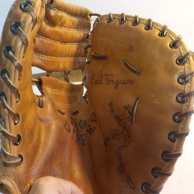 Mac  Gregor G222 pro model glove, Earl Torgeson..