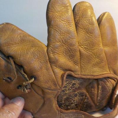 Vintage 1900's "Lefty" base ball glove.