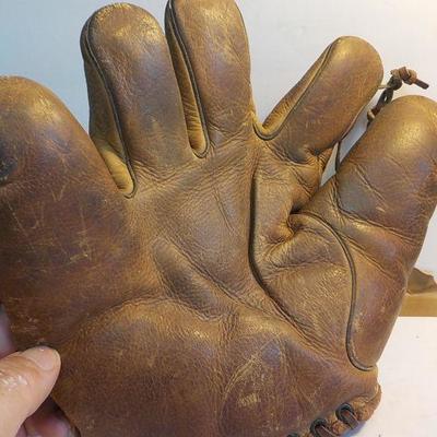 Vintage 1900's "Lefty" base ball glove.