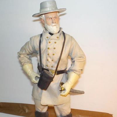 Figurine of " General Lee of the Confederate Army".