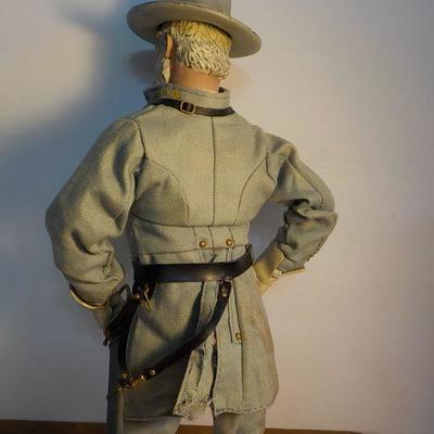 Figurine of " General Lee of the Confederate Army".