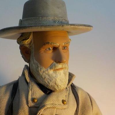 Figurine of " General Lee of the Confederate Army".