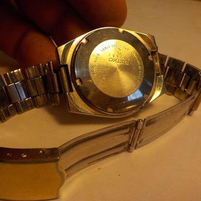 Men's "Seiko Mens wrist watch" 17 jewels automatic.