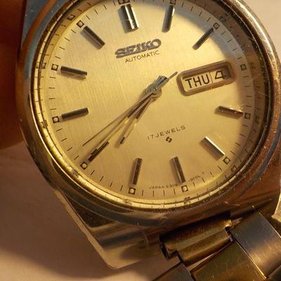 Men's "Seiko Mens wrist watch" 17 jewels automatic.