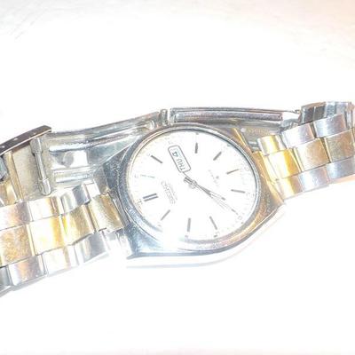 Men's "Seiko Mens wrist watch" 17 jewels automatic.