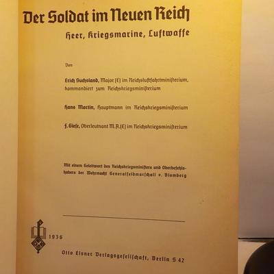 "Der Soldat im Neuen Reich" 1st edition book of WW2 german version. (signed copy)