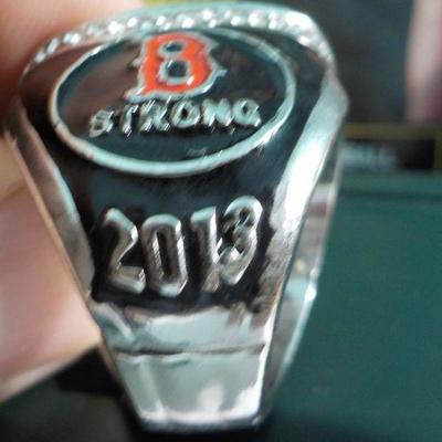 Boston Red sox reproduction world series ring. Ortiz ring copy.