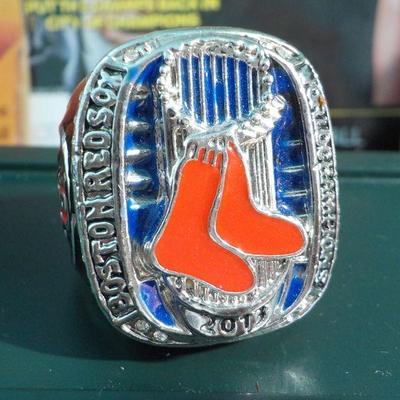 Boston Red sox reproduction world series ring. Ortiz ring copy.