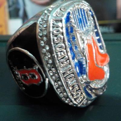 Boston Red sox reproduction world series ring. Ortiz ring copy.