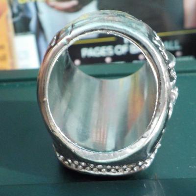 Boston Red sox reproduction world series ring. Ortiz ring copy.