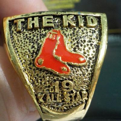 Reproduction of Ted Williams retire ring. 521 Home runs.