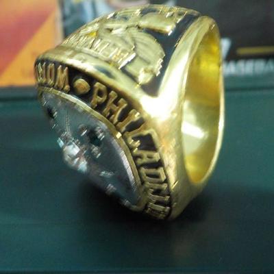 " Philadelphia Eagles Football superbowl reproduction ring.