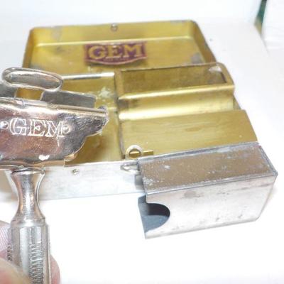 Vintage Gem pocket razor.