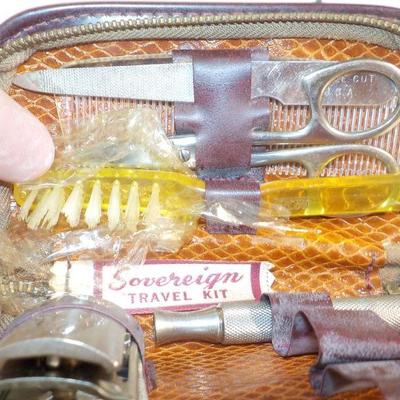Sovereign Gillette Travel razor and kit.