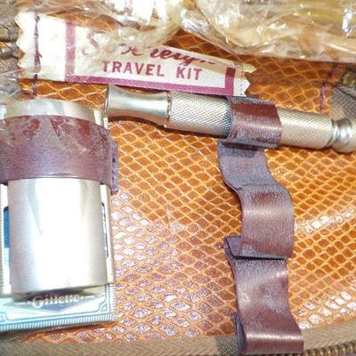 Sovereign Gillette Travel razor and kit.