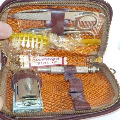Sovereign Gillette Travel razor and kit.