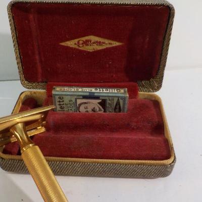 "Vintage Gillette Gold Tech Razor. 