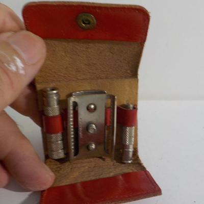 "Mini Gillette Carry female leg razor,purse style". 
