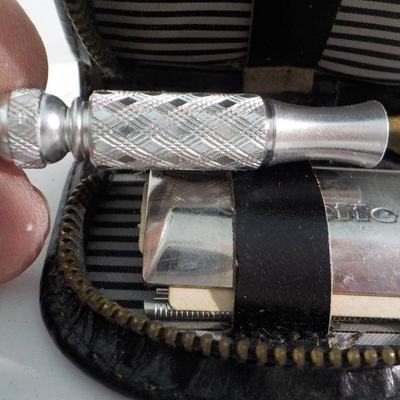 "Mini vintage Gillette Travel pocket razor".