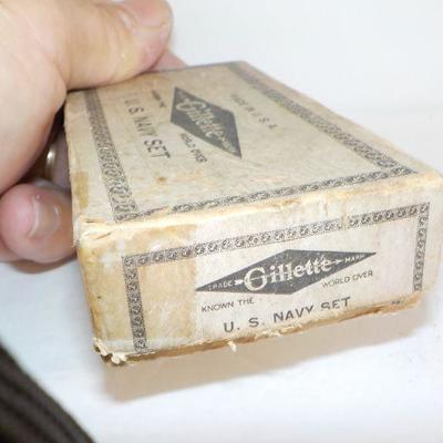 "Gillette U.S. Navy Set " Razor set.