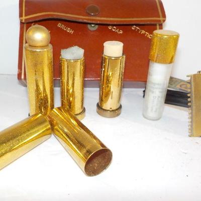 Rare " Vintage Complete travel Case with razor"