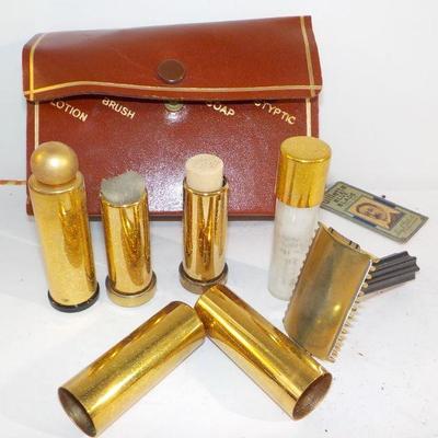 Rare " Vintage Complete travel Case with razor"