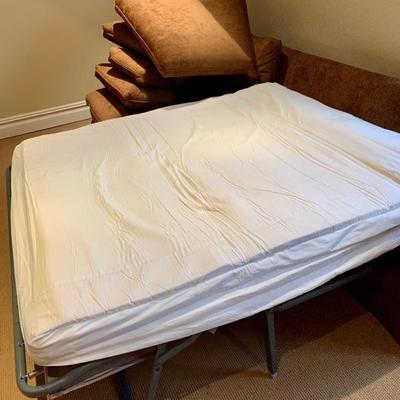 Sectional Sofa with Pull Out Bed