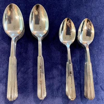 Silverware: Reed & Barton Ultra Select 82pc