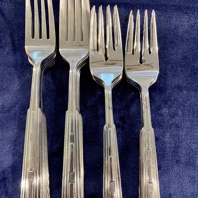 Silverware: Reed & Barton Ultra Select 82pc