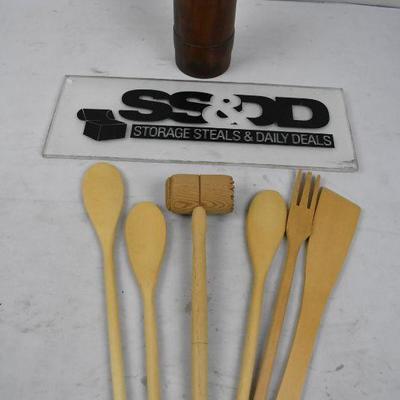7 pc Wooden Utensils w/ Crock Set