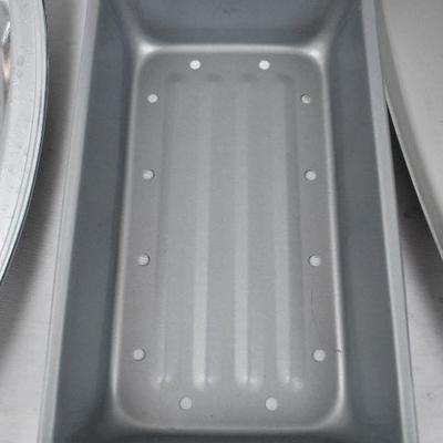 4 pc Misc Kitchen: Thermo Bottle, 2 metal Serving Trays, 1 Loaf Pan
