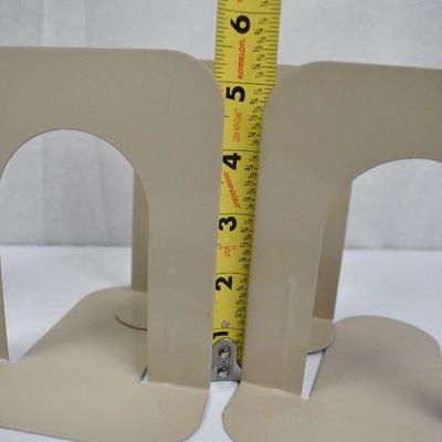 5 pc Painted Metal Bookends: 2 larger dark brown, 3 smaller tan