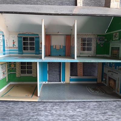 Vintage Doll house    (LOT 36)