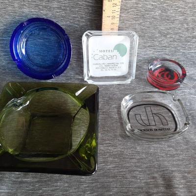 Vintage ashtrays     (LOT 48)