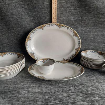 Vintage plate lot   (LOT 61)