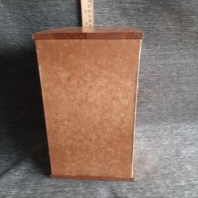 Vintage wood     (LOT 63)
