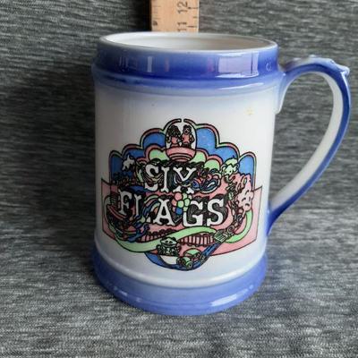 Vintage Six flags    (LOT 68)