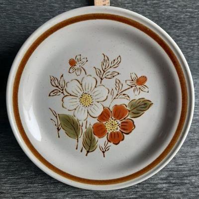 Vintage 7.5" plates   (LOT 70)